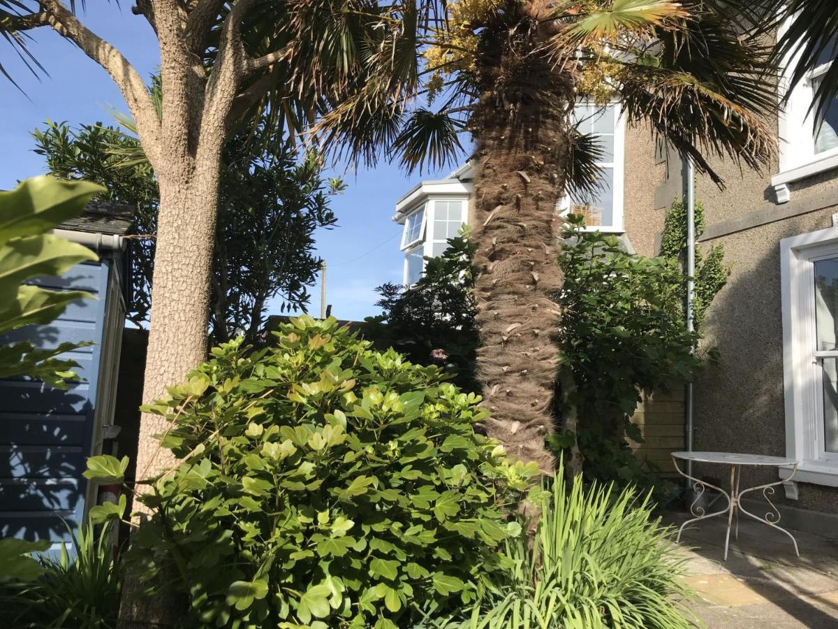 Porth House, With South Facing Courtyard Garden! Villa St Ives  Exterior photo